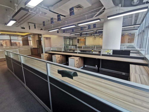 融科望京中心精裝辦公空間出租，方正戶型配家具，安靜商務首選
