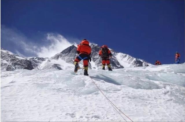 慧擇齊欣專業(yè)保障，護(hù)航北大珠峰登山隊(duì)成功登頂